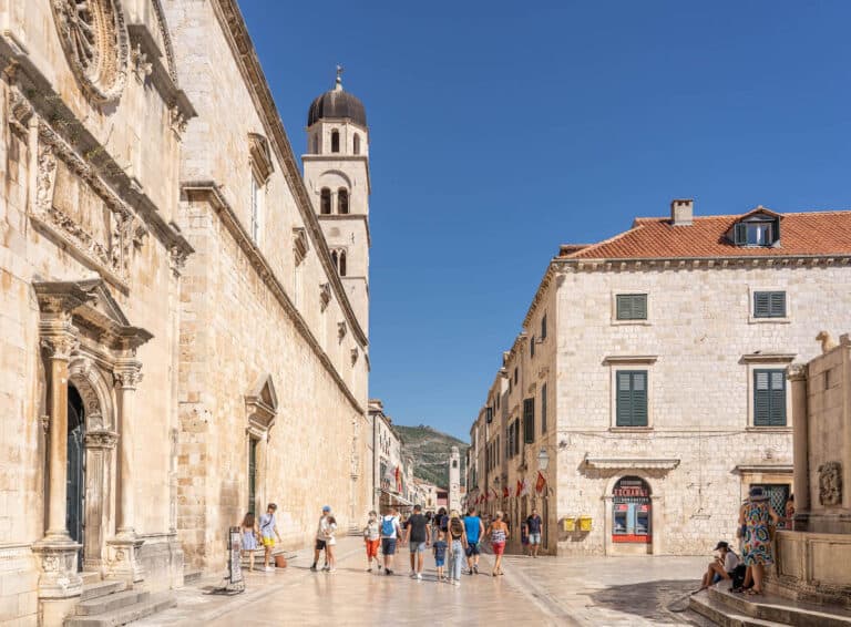 Dubrovnik fountain Stradun - one day in stari grad - Dalmatia, Hvar, Islands Dubrovnik fountain Stradun - Dalmatia, Hvar, Islands