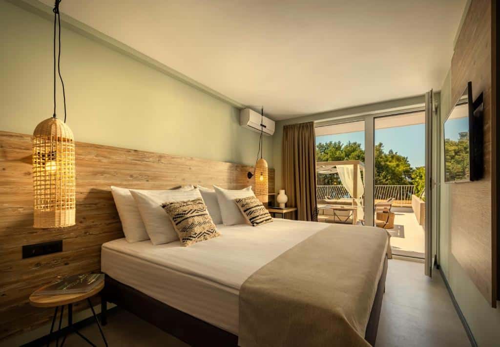 329181557 - Dalmatia, Hvar, Islands