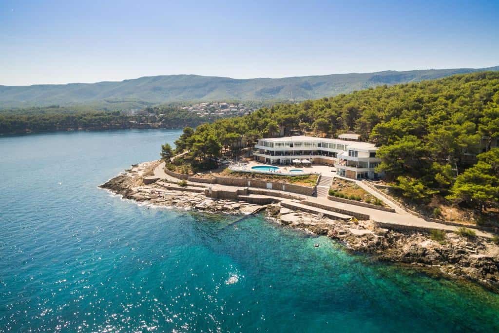 Fontana Bayside Park - Where to stay on Hvar - Hvar, Dalmatia, Islands Fontana Bayside Park - Hvar, Dalmatia, Islands