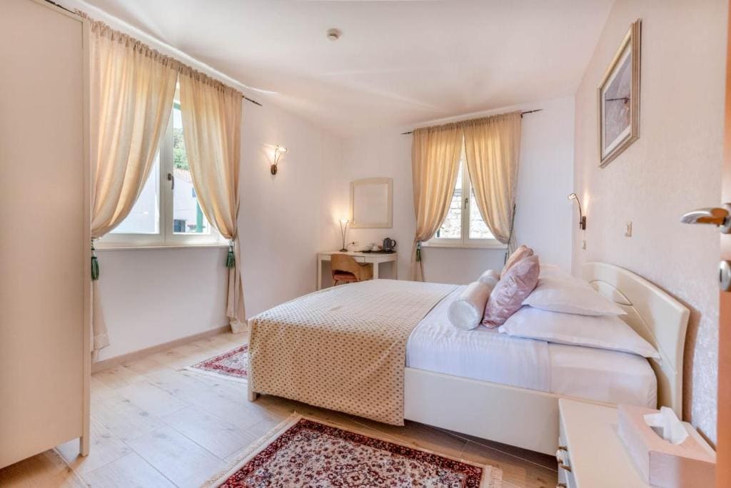 Heritage Hotel Park Hvar - Where to stay on Hvar - Hvar, Dalmatia, Islands Heritage Hotel Park Hvar - Hvar, Dalmatia, Islands